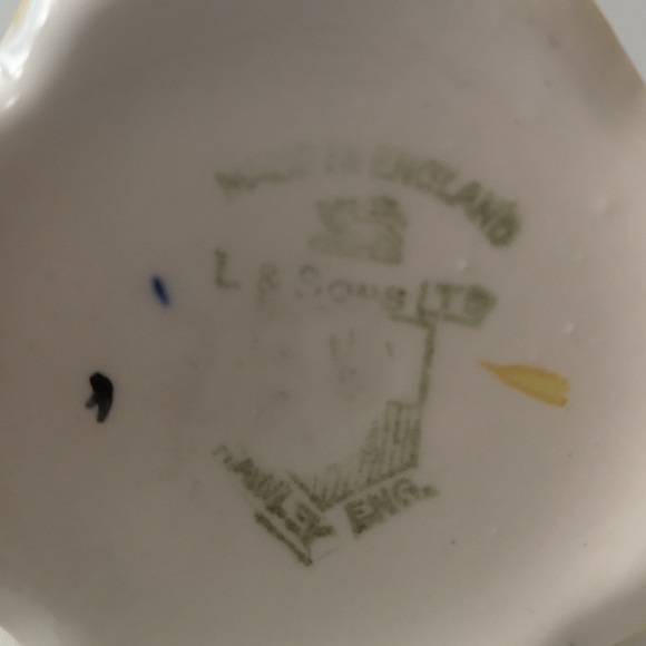 Vintage Lancaster & Sons England Lusterware Yellow Vase Fruit & Flowers, 7" Tall - Picture 5 of 7